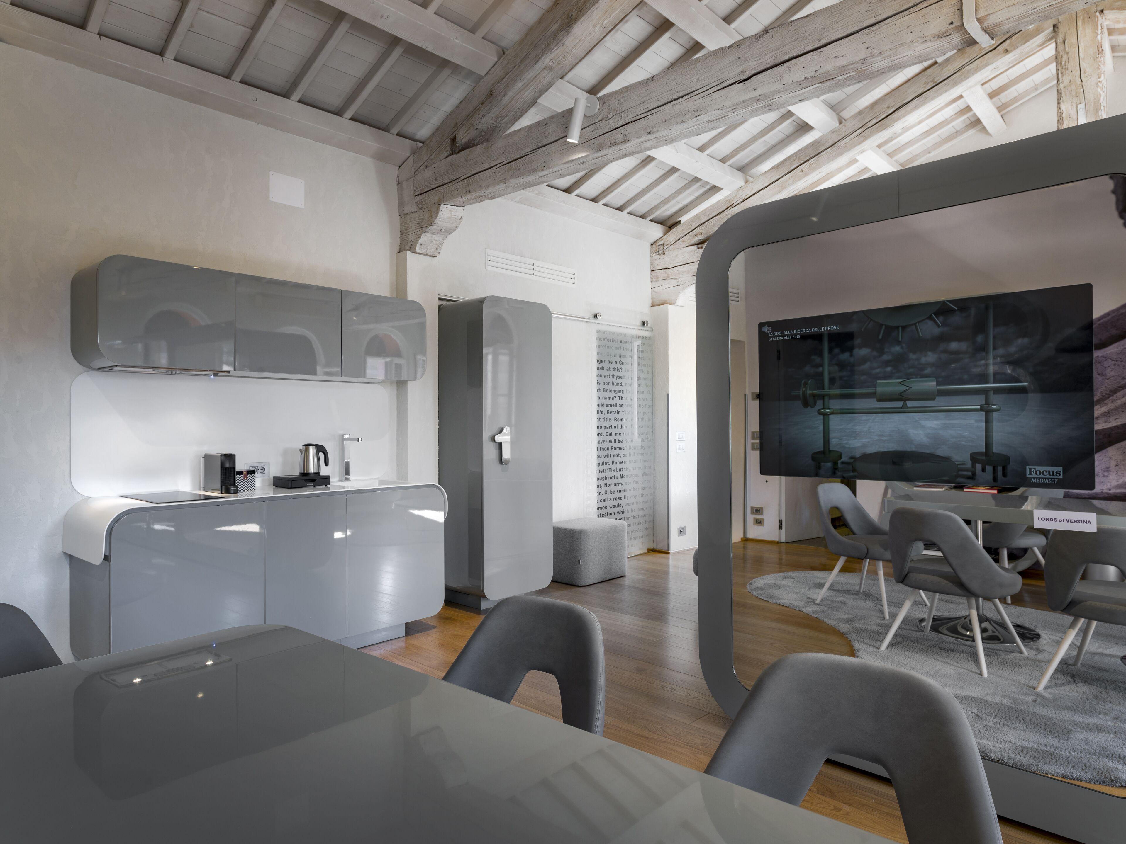 Lords Of Verona Luxury Apartments — Photos 3